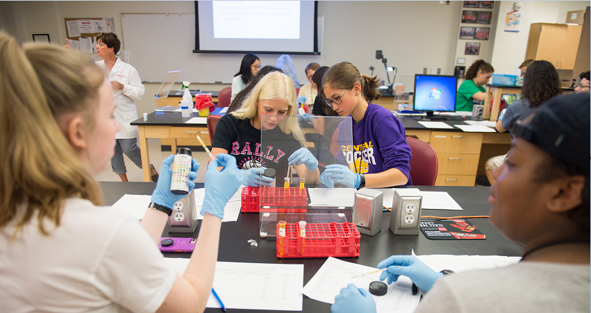A picture of kids in a classroom